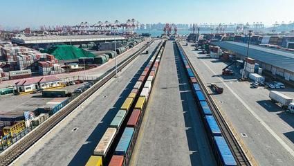连续8年全国沿海港口第一! 山东港口青岛港年度海铁联运完成190万TEU
